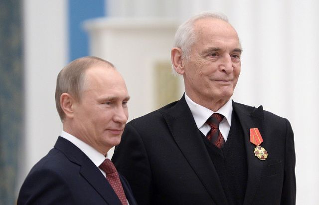 Награждён орденом «За заслуги перед Отечеством» I степени.